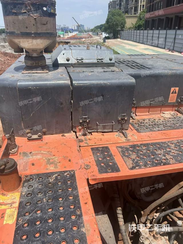 中央回轉(zhuǎn)接頭特寫（上車部件）