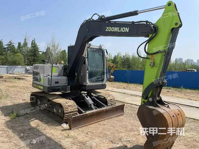 駕駛室頂部(整機外觀) 駕駛室頂部(整機外觀)