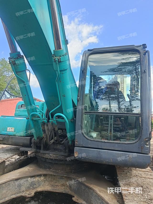 驾驶室整体（整机外观）