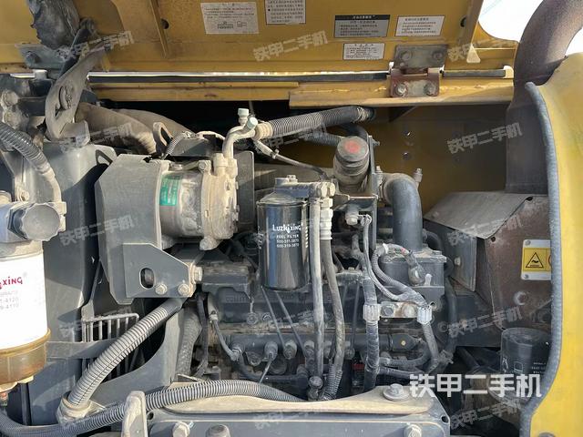 发动机整体俯视(整机外观) 发动机整体俯视(整机外观)