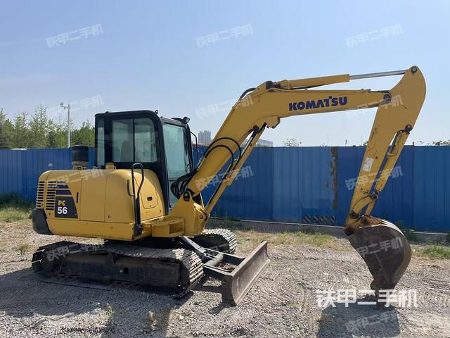 驾驶室顶部(整机外观) 驾驶室顶部(整机外观)