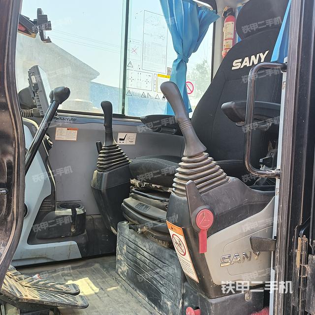 驾驶室整体（整机外观）