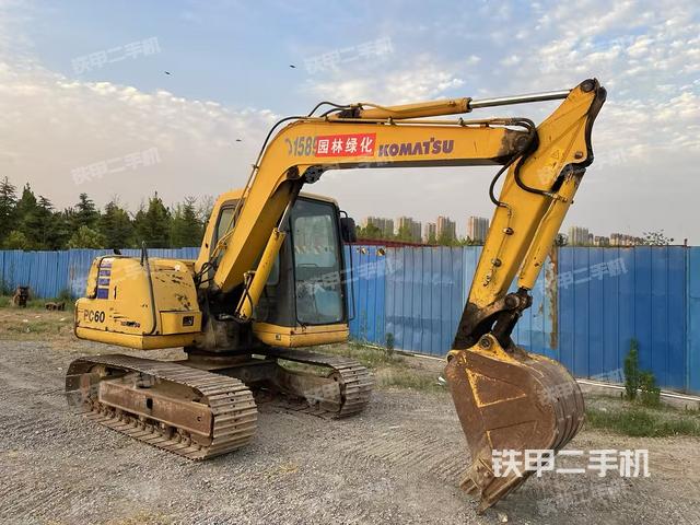 駕駛室頂部(整機外觀) 駕駛室頂部(整機外觀)