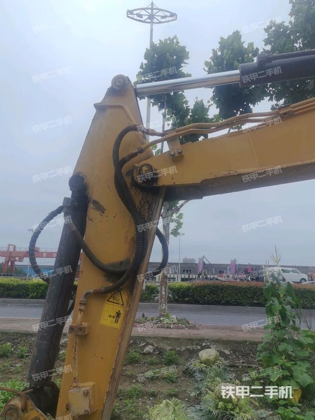 小臂整體右前(工作和回轉(zhuǎn)裝置) 小臂整體右前(工作和回轉(zhuǎn)裝置)