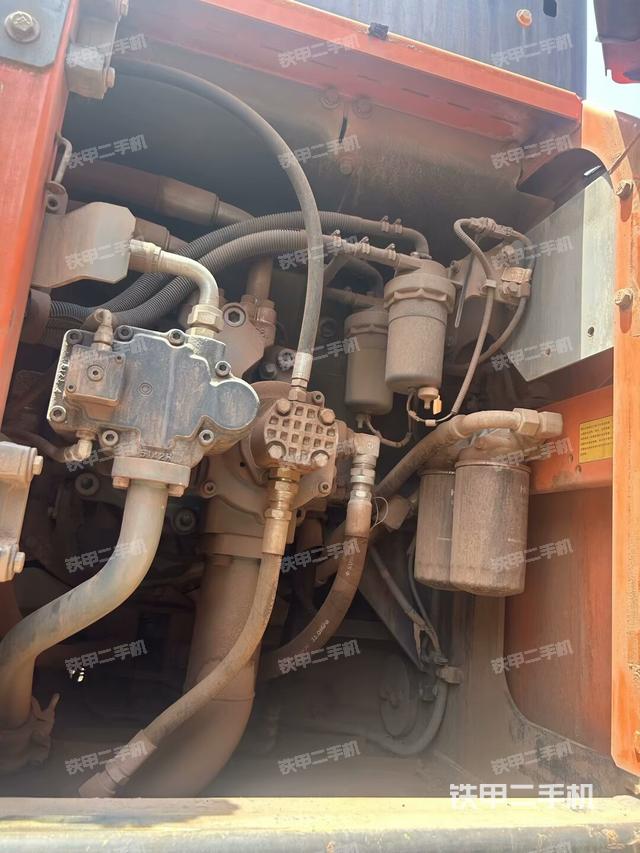 液壓泵斜45?左（大件艙室）