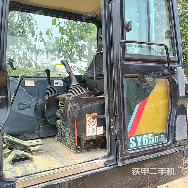 驾驶室整体（整机外观）