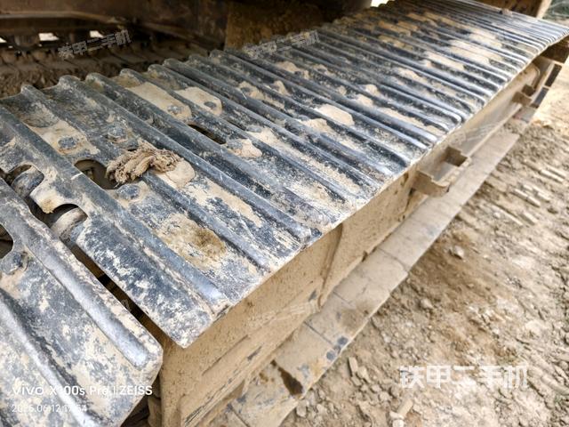 單側(cè)履帶整體（整機(jī)外觀）