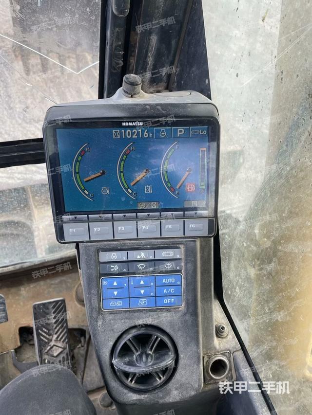 驾驶室整体(整机外观) 驾驶室整体(整机外观)