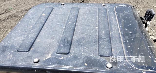 驾驶室顶部（整机外观）