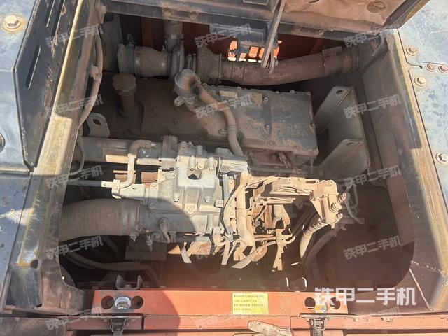 發(fā)動(dòng)機(jī)室（上車部件）