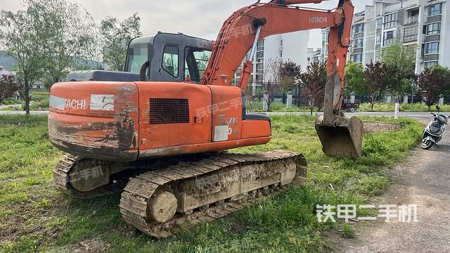 日立ZX130H挖掘机的设备实拍-第2张实拍照片