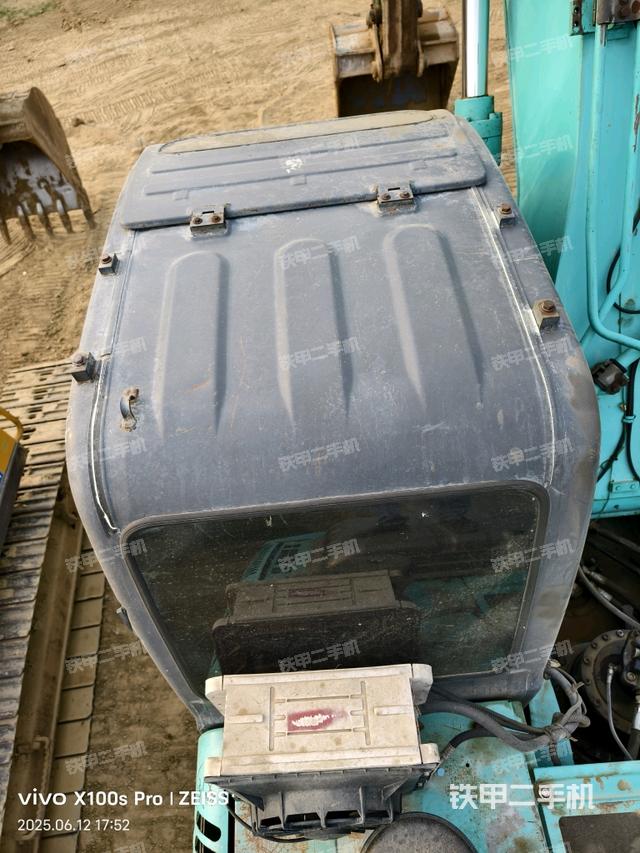 駕駛室頂部（整機(jī)外觀）