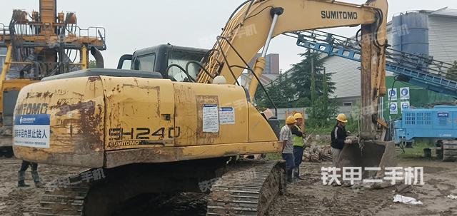 整機(jī)右后45°(整機(jī)外觀) 整機(jī)右后45°(整機(jī)外觀)