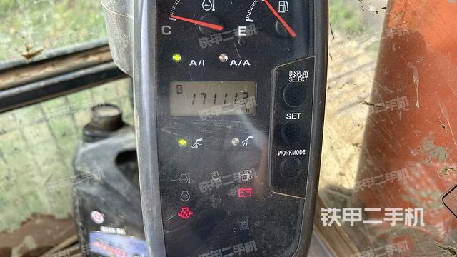 日立ZX130H挖掘机的设备实拍-第13张实拍照片