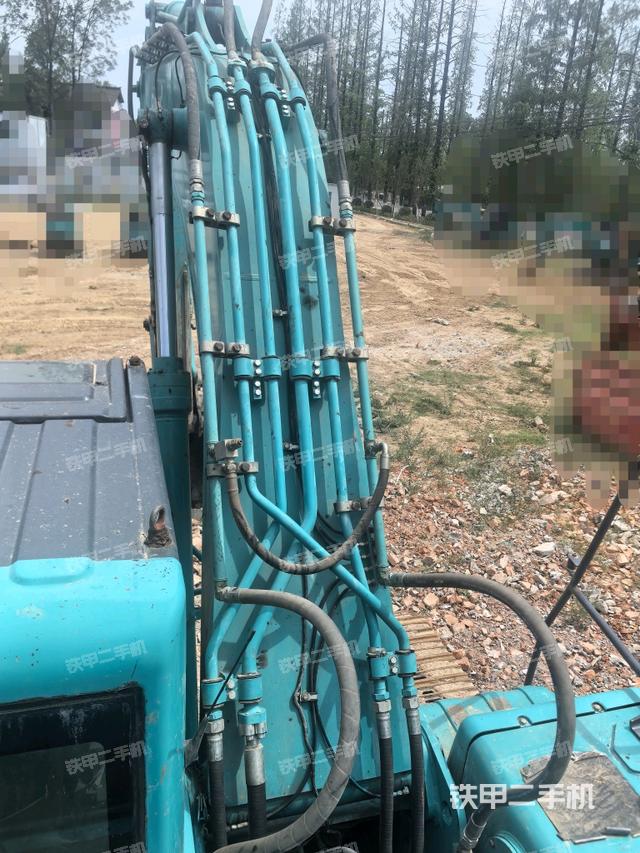 大臂背部俯视（工作和回转装置）