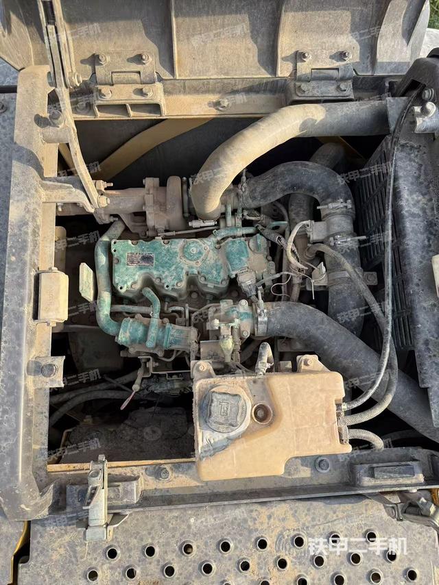 发动机整体俯视(整机外观) 发动机整体俯视(整机外观)