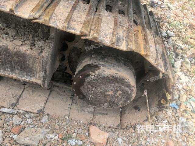 右驱动轮（行走机构）