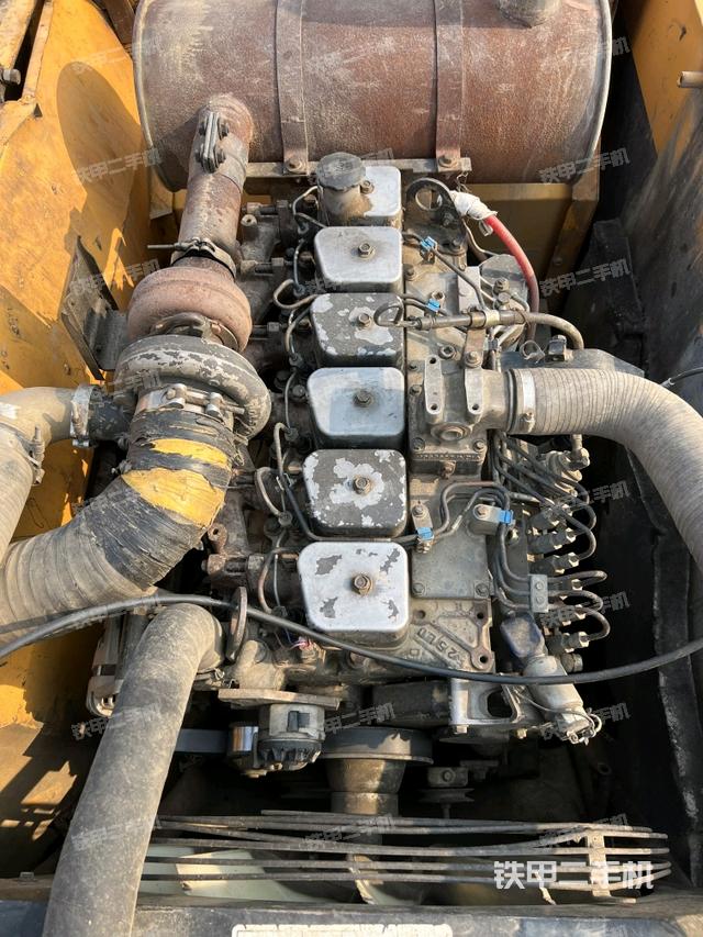 发动机整体俯视(整机外观) 发动机整体俯视(整机外观)