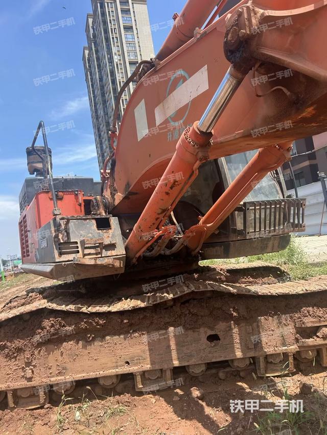 大臂油缸整體?豎拍（工作和回轉(zhuǎn)裝置）