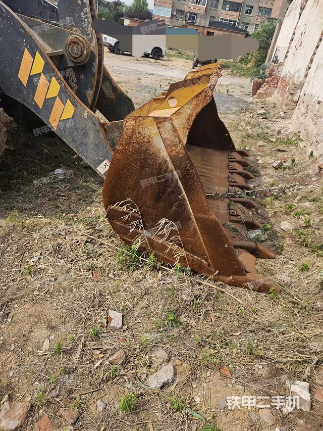 工作裝置整體(整機(jī)外觀及大件) 工作裝置整體(整機(jī)外觀及大件)