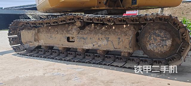 单侧履带整体(整机外观) 单侧履带整体(整机外观)