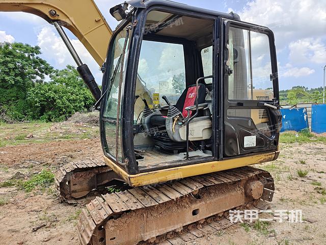 驾驶室整体（整机外观）