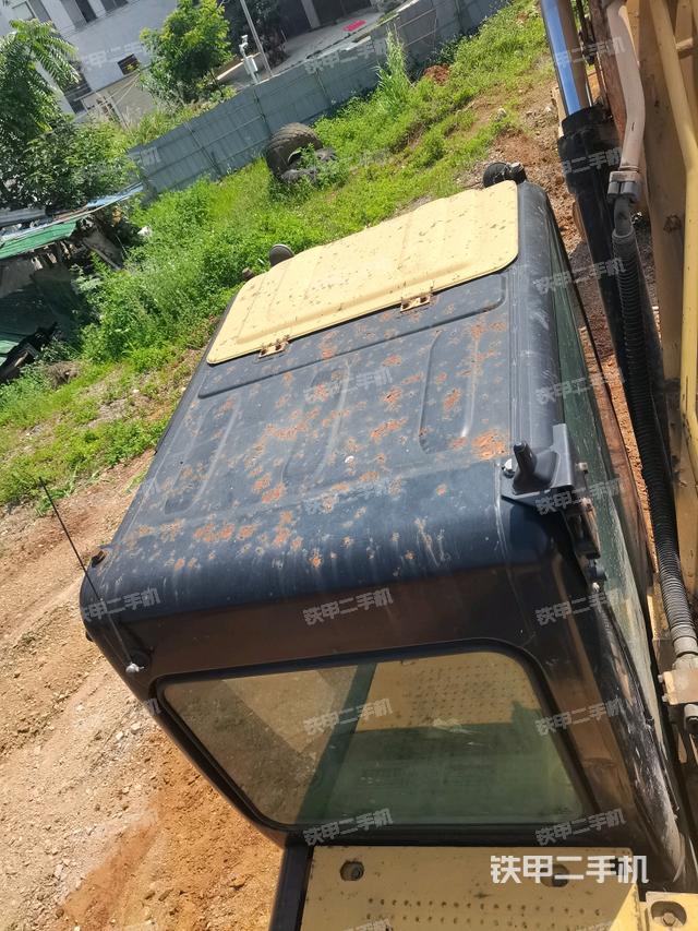 驾驶室顶部俯视(上车部件) 驾驶室顶部俯视(上车部件)