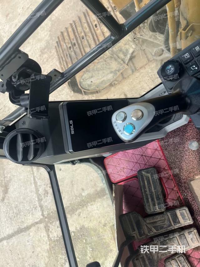 后窗玻璃角标（驾驶室部分）