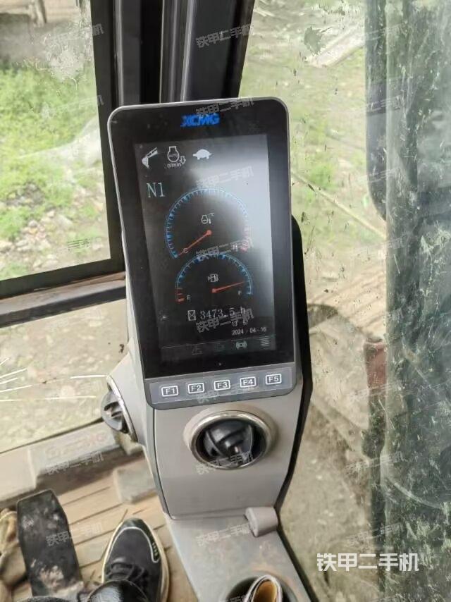 显示屏 (驾驶室部分) 显示屏 (驾驶室部分)