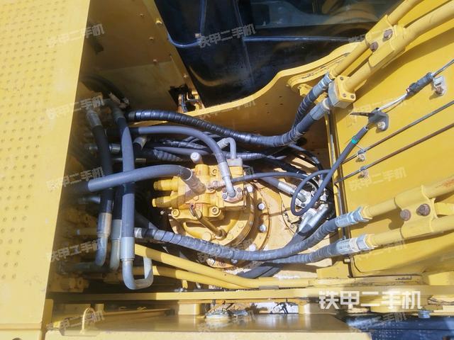 中央回转接头特写(上车部件) 中央回转接头特写(上车部件)