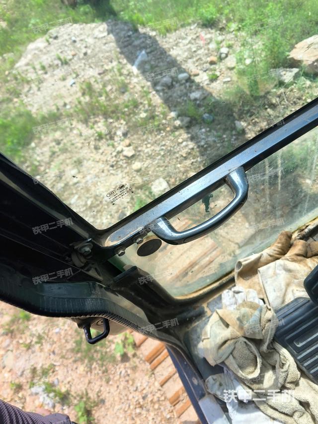 后窗玻璃角標(biāo)(駕駛室部分) 后窗玻璃角標(biāo)(駕駛室部分)