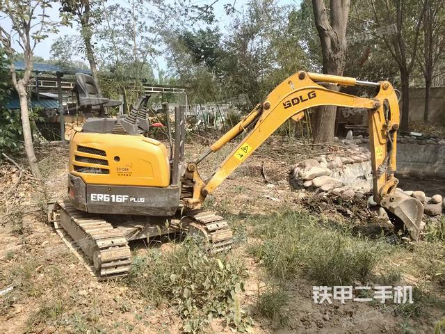 驾驶室整体（整机外观）