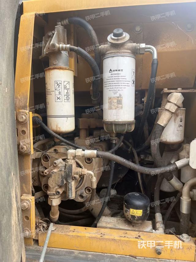 液壓泵斜45?右(大件艙室) 液壓泵斜45?右(大件艙室)