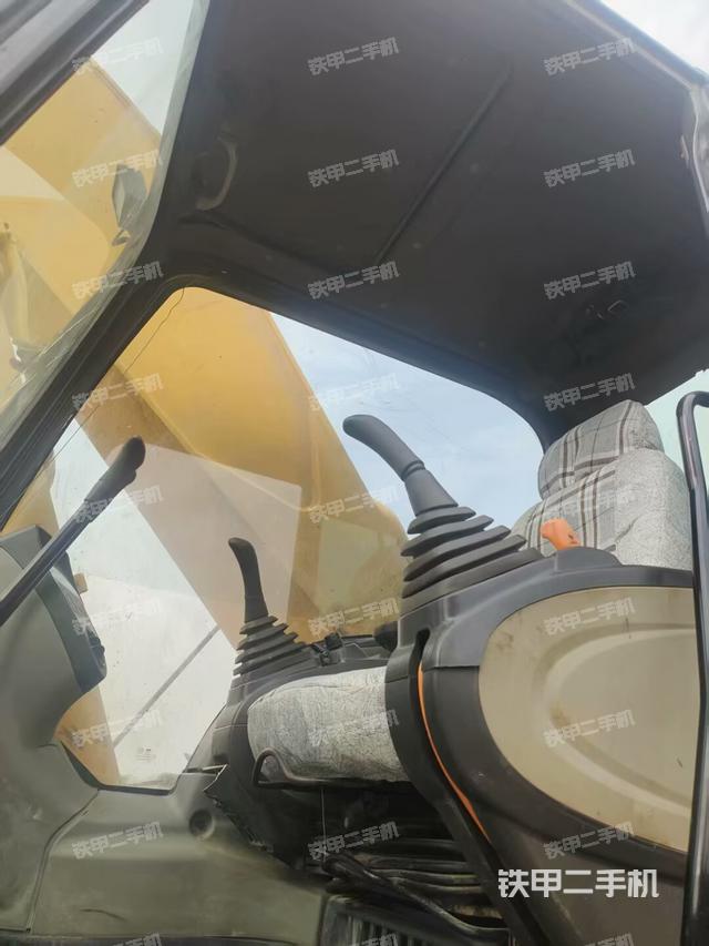 驾驶室整体（整机外观）