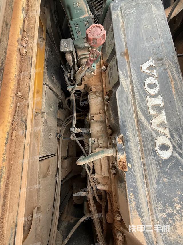 发动机整体俯视(整机外观) 发动机整体俯视(整机外观)