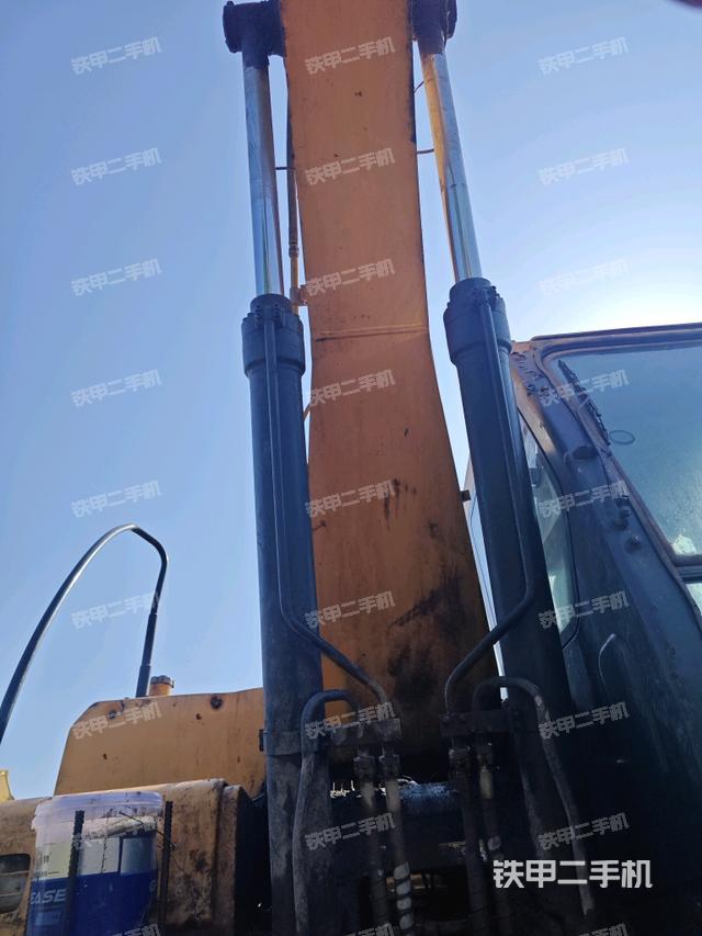 大臂油缸整體?豎拍(工作和回轉(zhuǎn)裝置) 大臂油缸整體?豎拍(工作和回轉(zhuǎn)裝置)