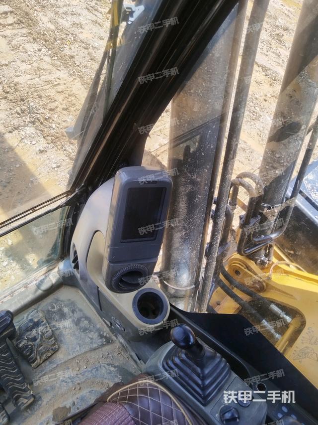 显示屏 (驾驶室部分) 显示屏 (驾驶室部分)