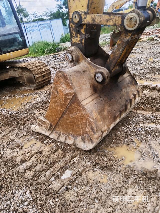 铲斗45度(工作和回转装置) 铲斗45度(工作和回转装置)