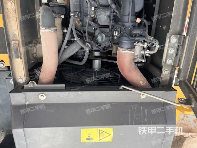 发动机室（上车部件）