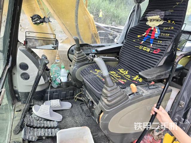 驾驶室整体（整机外观）