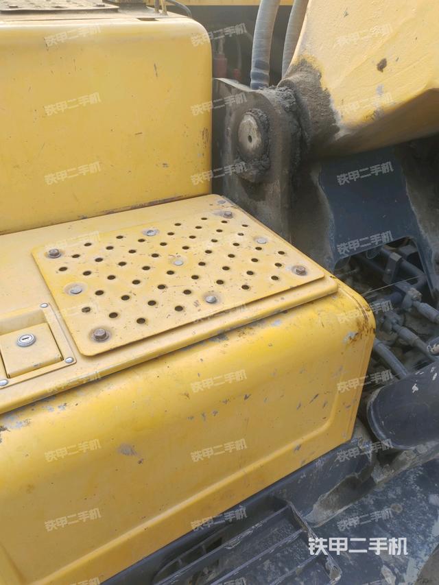 大臂根部?斜視(工作和回轉(zhuǎn)裝置) 大臂根部?斜視(工作和回轉(zhuǎn)裝置)