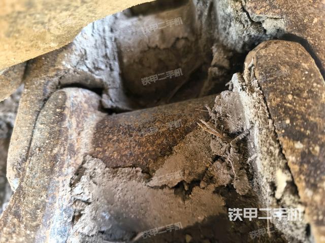 左側(cè)履帶整體?(行走機(jī)構(gòu)) 左側(cè)履帶整體?(行走機(jī)構(gòu))