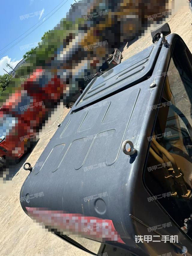 驾驶室顶部（整机外观）