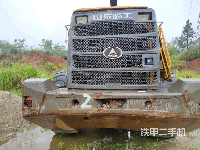 正后方(整機(jī)外觀) 正后方(整機(jī)外觀)