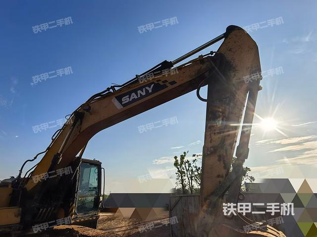 大臂整體?右側(cè)(工作和回轉(zhuǎn)裝置) 大臂整體?右側(cè)(工作和回轉(zhuǎn)裝置)