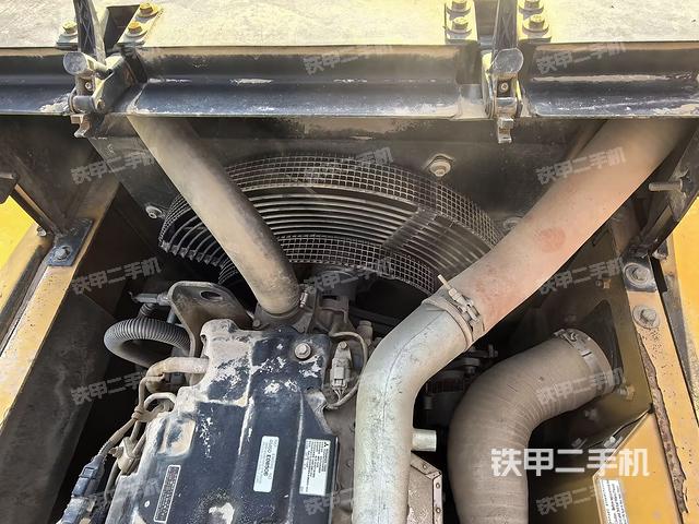 水箱+風(fēng)扇特寫(xiě)(上車部件) 水箱+風(fēng)扇特寫(xiě)(上車部件)