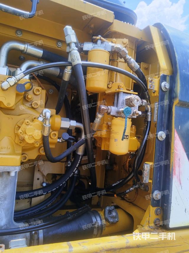 液壓泵斜45?右(大件艙室) 液壓泵斜45?右(大件艙室)