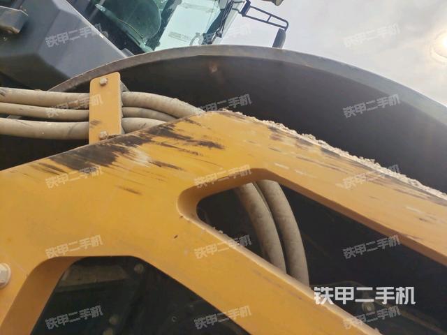 前车架正右侧(压路机前后车架) 前车架正右侧(压路机前后车架)