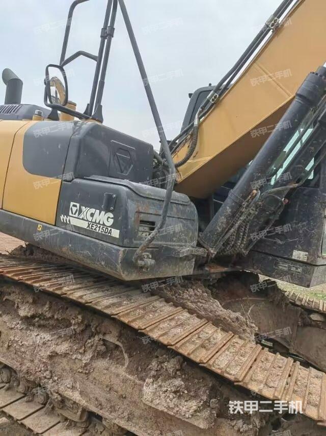 大臂根部 斜视(工作和回转装置) 大臂根部 斜视(工作和回转装置)