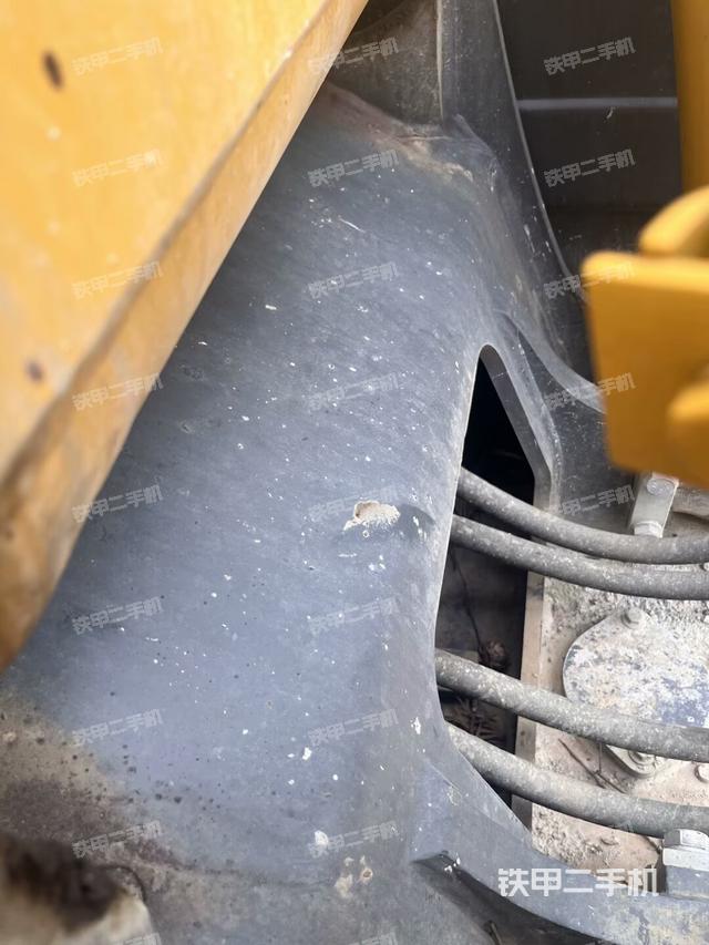 大臂背部俯视（工作和回转装置）